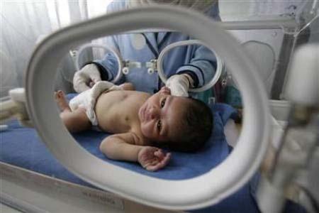 &nbsp;Genes&nbsp;in&nbsp;the&nbsp;mother&nbsp;and&nbsp;the&nbsp;fetus&nbsp;play&nbsp;a&nbsp;role&nbsp;in&nbsp;the&nbsp;risk&nbsp;of&nbsp;preterm&nbsp;labor,&nbsp;a&nbsp;leading&nbsp;cause&nbsp;of&nbsp;infant&nbsp;death&nbsp;and&nbsp;disability,&nbsp;U.S.&nbsp;government&nbsp;researchers&nbsp;said&nbsp;on&nbsp;Thursday.