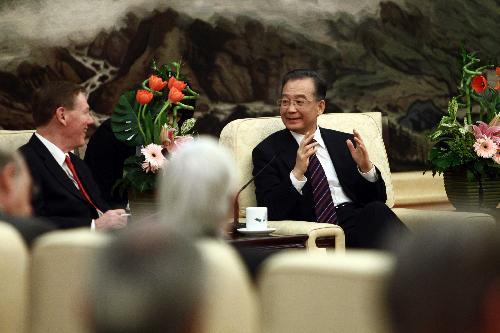 Chinese&nbsp;Premier&nbsp;Wen&nbsp;Jiabao&nbsp;(R)&nbsp;meets&nbsp;with&nbsp;foreign&nbsp;delegates&nbsp;attending&nbsp;the&nbsp;two-day&nbsp;China&nbsp;Development&nbsp;Forum&nbsp;2010,&nbsp;in&nbsp;Beijing,&nbsp;China,&nbsp;March&nbsp;22,&nbsp;2010&nbsp;(Xinhua/Liu&nbsp;Weibing)
