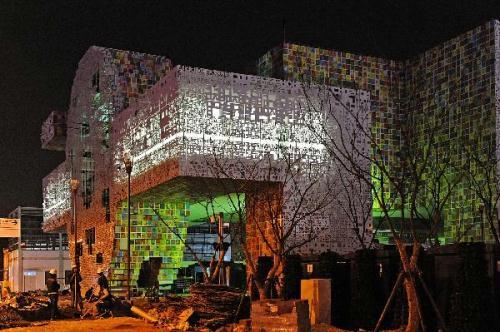 Photo&nbsp;taken&nbsp;on&nbsp;April&nbsp;7,&nbsp;2010&nbsp;shows&nbsp;the&nbsp;illuminated&nbsp;the&nbsp;Republic&nbsp;of&nbsp;Korea&nbsp;Pavilion&nbsp;at&nbsp;Shanghai&nbsp;Expo&nbsp;park&nbsp;during&nbsp;the&nbsp;light&nbsp;debugging,&nbsp;in&nbsp;Shanghai,&nbsp;east&nbsp;China.&nbsp;(Xinhua/Guo&nbsp;Changyao)&nbsp;