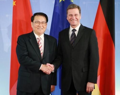 Li&nbsp;Changchun&nbsp;(L),&nbsp;a&nbsp;member&nbsp;of&nbsp;the&nbsp;Standing&nbsp;Committee&nbsp;of&nbsp;the&nbsp;Political&nbsp;Bureau&nbsp;of&nbsp;the&nbsp;Communist&nbsp;Party&nbsp;of&nbsp;China&nbsp;Central&nbsp;Committee,&nbsp;meets&nbsp;with&nbsp;German&nbsp;Vice&nbsp;Chancellor&nbsp;and&nbsp;Foreign&nbsp;Minister&nbsp;Guido&nbsp;Westerwelle&nbsp;in&nbsp;Berlin,&nbsp;April&nbsp;13,&nbsp;2010.&nbsp;(Xinhua/Luo&nbsp;Huanhuan)