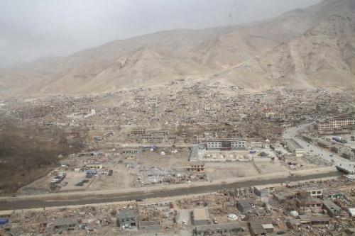 Aerial&nbsp;image&nbsp;taken&nbsp;on&nbsp;April&nbsp;16,&nbsp;2010&nbsp;shows&nbsp;the&nbsp;quake-hit&nbsp;Yushu&nbsp;County,&nbsp;northwest&nbsp;China's&nbsp;Qinghai&nbsp;Province.&nbsp;The&nbsp;death&nbsp;toll&nbsp;from&nbsp;Wednesday's&nbsp;devastating&nbsp;earthquake&nbsp;reached&nbsp;1,706&nbsp;on&nbsp;Sunday.&nbsp;(Xinhua/Gou&nbsp;Baogang)