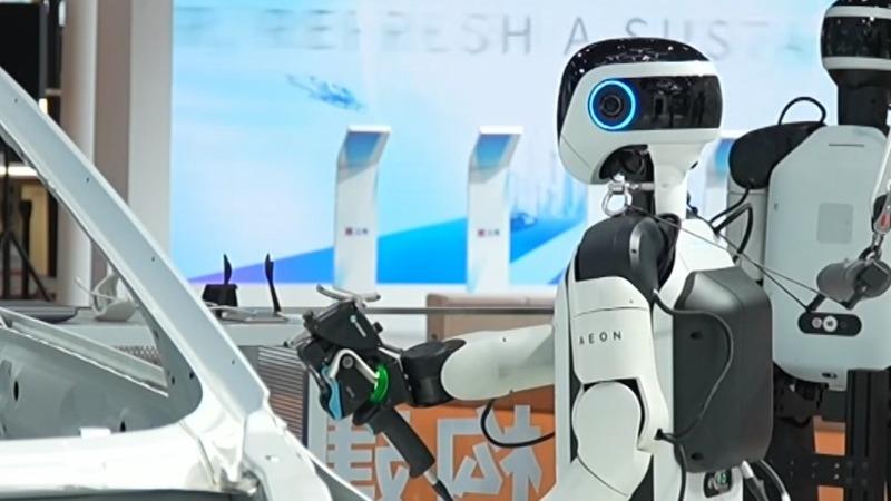 Victor Gao Zhikai: China's trade maintains steady development amid dual circulation