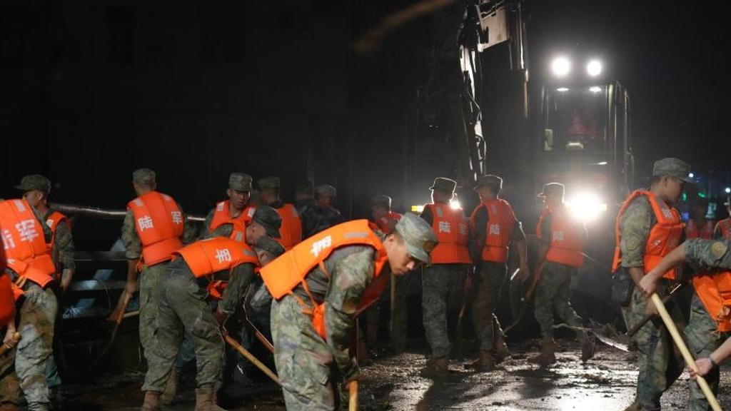 Chinese troops join disaster relief efforts in China's flood-stricken areas