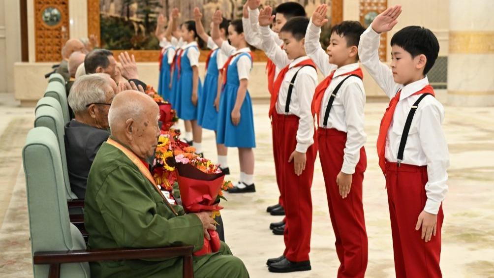 Grand cultural gala staged in Beijing to mark 80th anniversary of victory against Japanese aggression, fascism