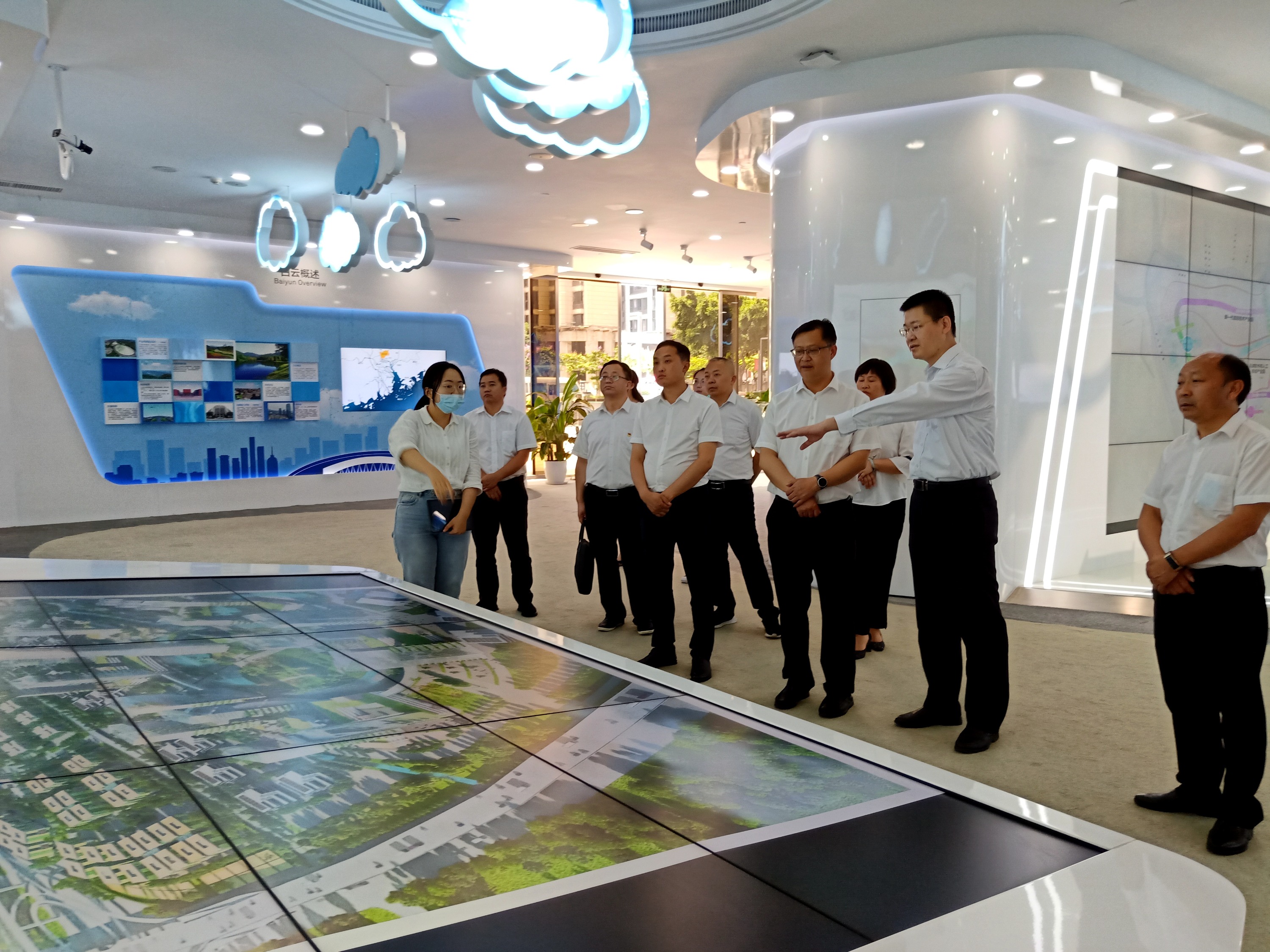 莫君锋到白云区开展招商引资工作