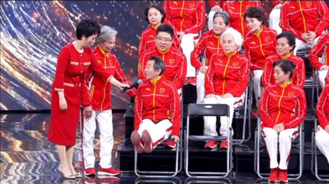 钱教练现场做90度支撑