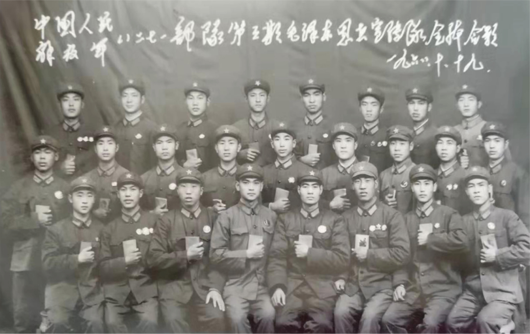 68年的老兵合影