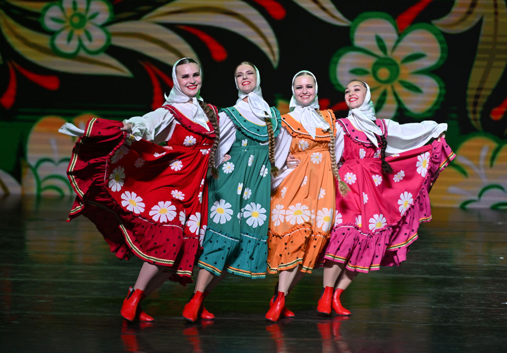 纵情歌唱,有着英雄血脉的伟大人民!——《黄河大合唱》与《神圣的战争》跨越时空的交响