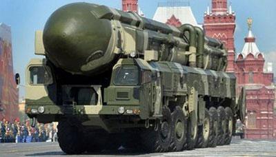 A&nbsp;Russian&nbsp;Topol-M&nbsp;intercontinental&nbsp;ballistic&nbsp;missile&nbsp;parades&nbsp;through&nbsp;Red&nbsp;Square&nbsp;in&nbsp;Moscow.(AFP/File/Dmitry&nbsp;Kostyukov)