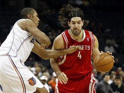 Houston&nbsp;Rockets&nbsp;guard&nbsp;Luis&nbsp;Scola,&nbsp;right,&nbsp;of&nbsp;Argentina,&nbsp;drives&nbsp;against&nbsp;Charlotte&nbsp;Bobcats&nbsp;forward&nbsp;Boris&nbsp;Diaw,&nbsp;of&nbsp;France,&nbsp;in&nbsp;the&nbsp;first&nbsp;half&nbsp;of&nbsp;an&nbsp;NBA&nbsp;basketball&nbsp;game&nbsp;Tuesday,&nbsp;Jan.&nbsp;12,&nbsp;2010,&nbsp;in&nbsp;Charlotte,&nbsp;N.C.(AP&nbsp;Photo/Nell&nbsp;Redmond)