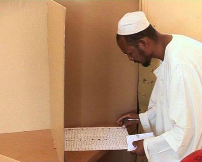 Voting&nbsp;was&nbsp;proceeding&nbsp;generally&nbsp;smoothly&nbsp;on&nbsp;the&nbsp;second&nbsp;day&nbsp;of&nbsp;Sudan's&nbsp;multi-party&nbsp;elections,&nbsp;the&nbsp;country's&nbsp;first&nbsp;multi-party&nbsp;poll&nbsp;in&nbsp;24&nbsp;years.&nbsp;Images.&nbsp;(AFPTV)