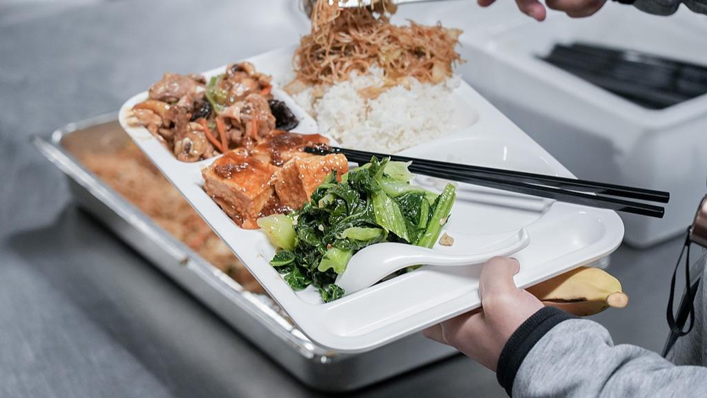 中小学食堂不得加工制作高风险食品