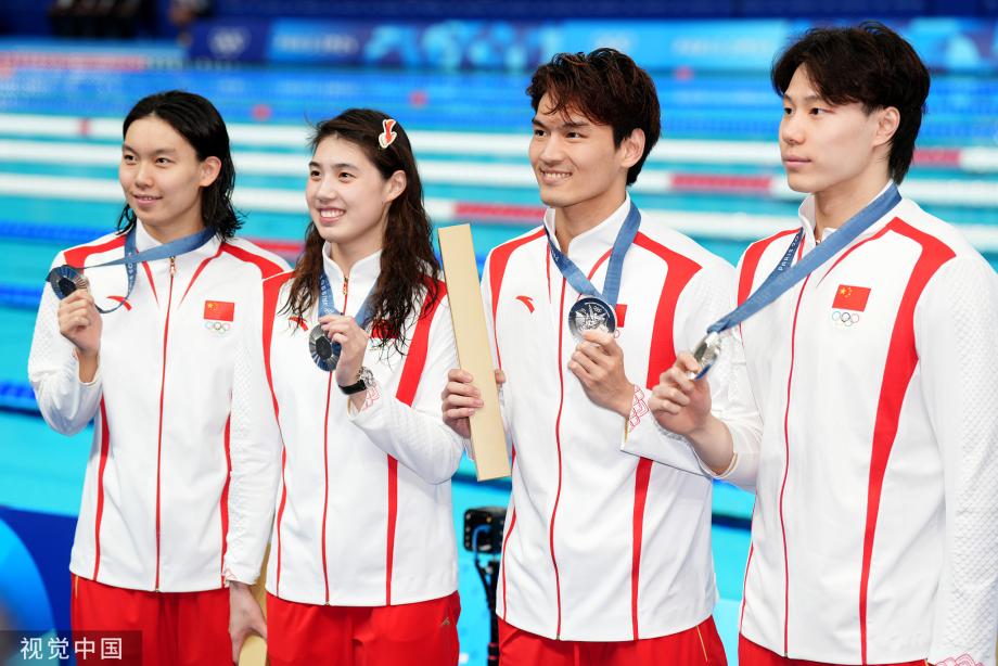 [图]男女混合4x100米混合泳接力： 中国队获得亚军