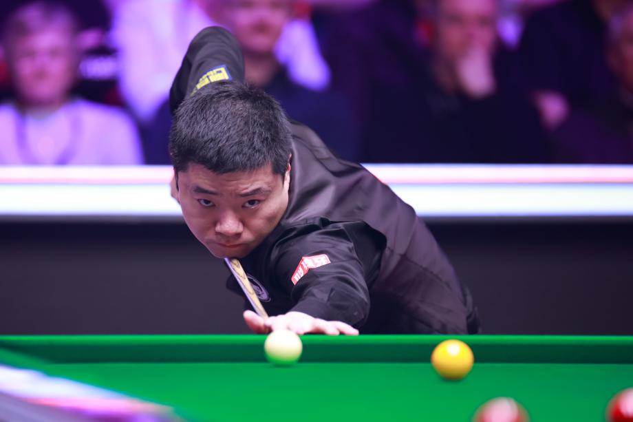 [图]丁俊晖力克徐思 晋级斯诺克英锦赛16强