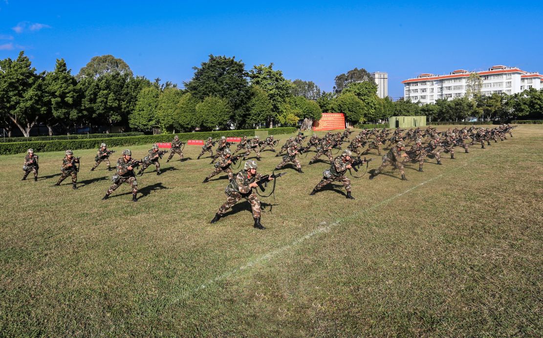 热血沸腾武警某部某支队组织刺杀教练员集训
