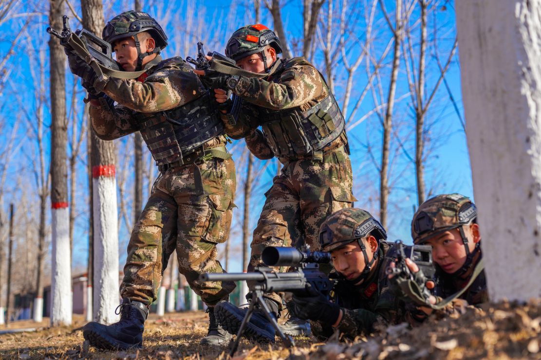 燃爆看武警侦察兵冬日专项训练锻造尖刀利刃