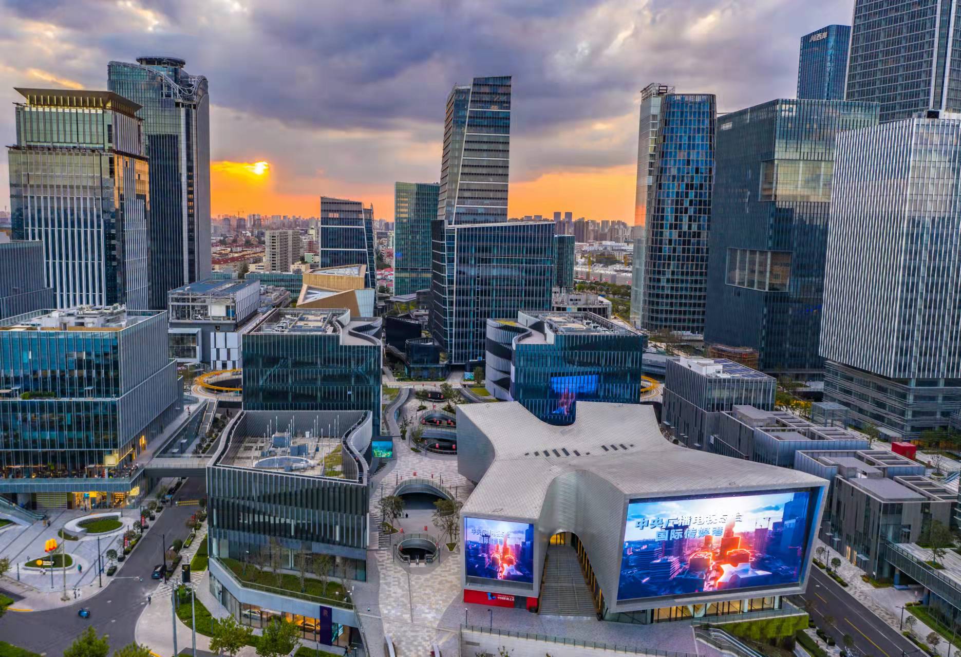水岸绿地艺术馆这个风景区名单更新总台国际传媒港长在了风景里