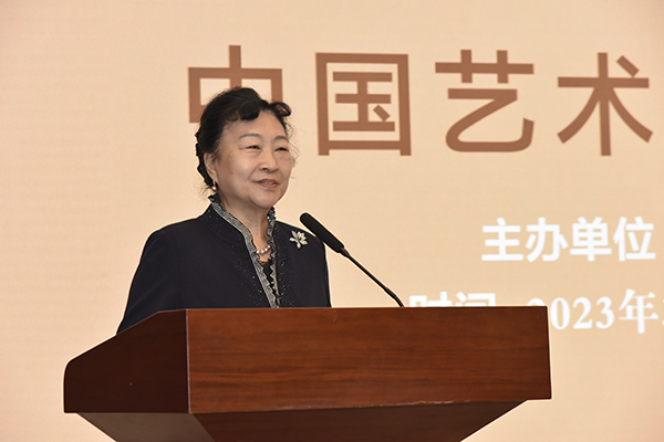 图为原文化部副部长赵少华宣布展览开幕