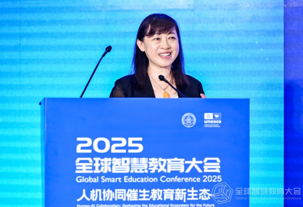 《教育研究》主编 张彩云