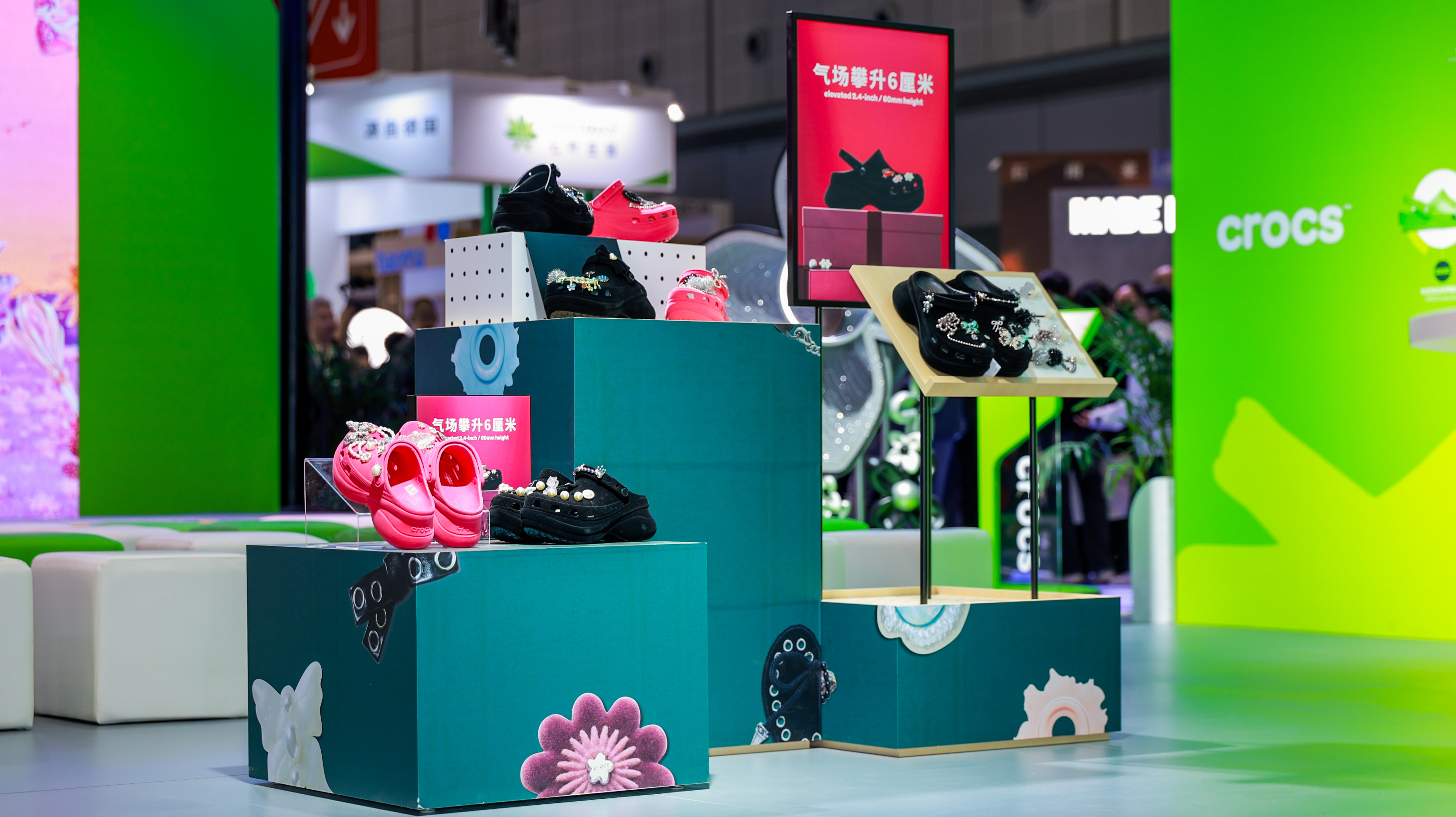 Crocs卡骆驰丝绒小鲸鱼系列