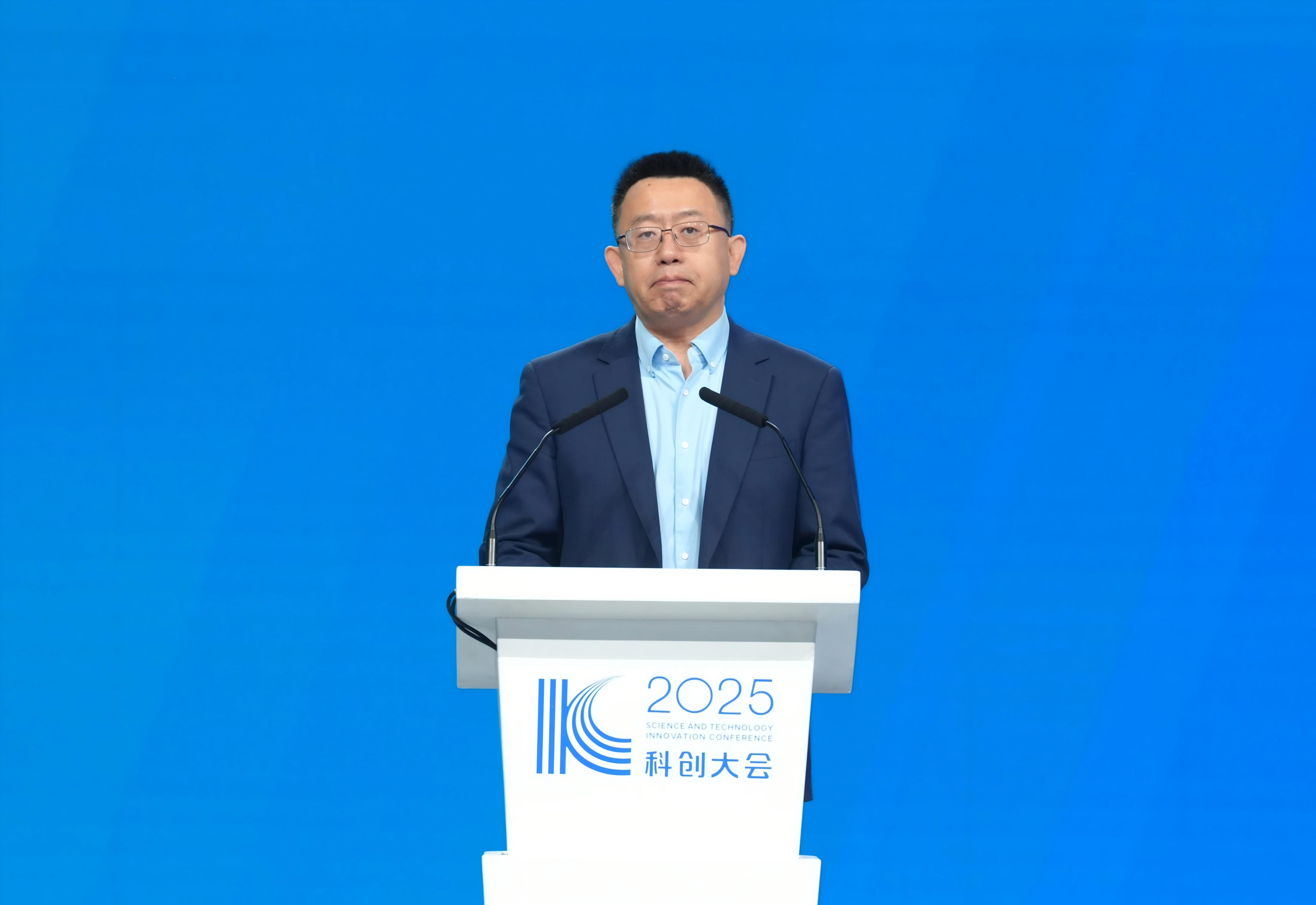 上海市经信委副主任 潘焱