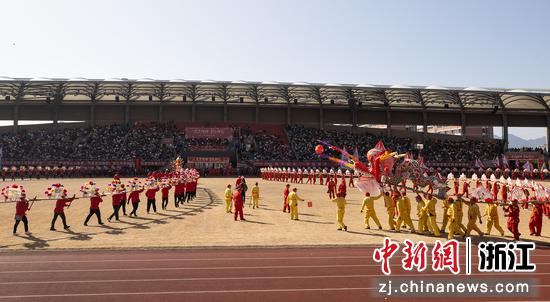 近日，&ldquo;龙马精神 勇跃新程&rdquo;浦江板凳龙大比舞活动现场。（浦江县官方供图）
